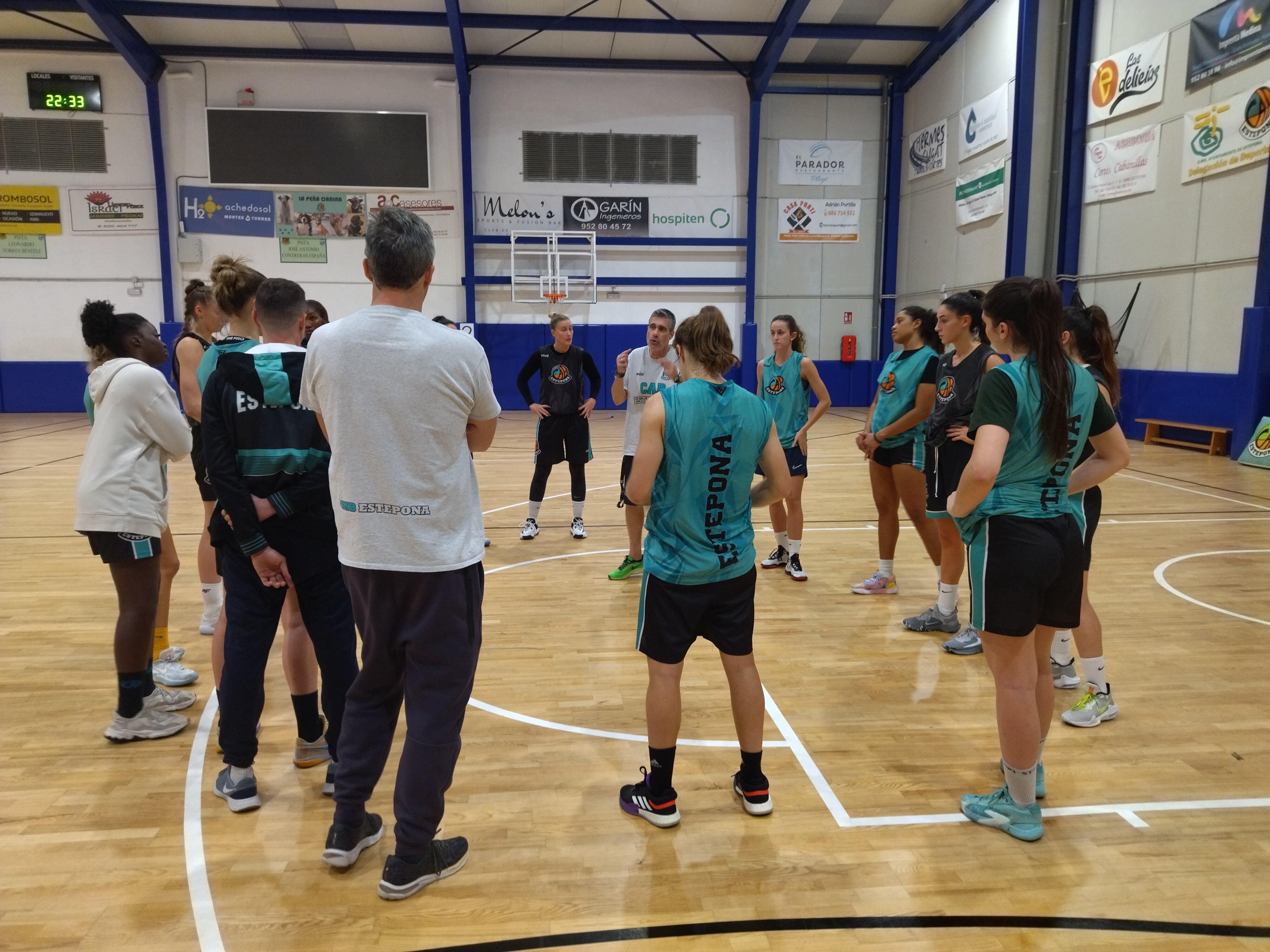 El CAB Estepona en uno de los entrenamientos de la semana