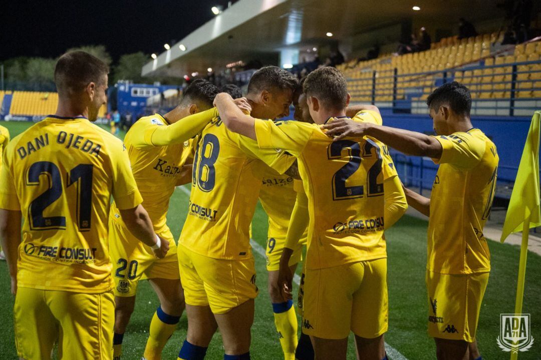 Celebración de uno de los goles del Alcorcón frente al Castellón