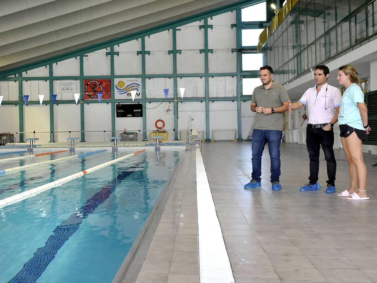 El Ayuntamiento abre la piscina José Laguillo con una oferta de cursos de natación