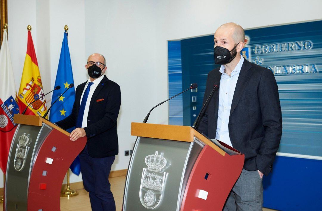 El consejero de Sanidad y el director general de Salud Pública, Miguel Rodríguez y Reinhard Wallmann, respectivamente