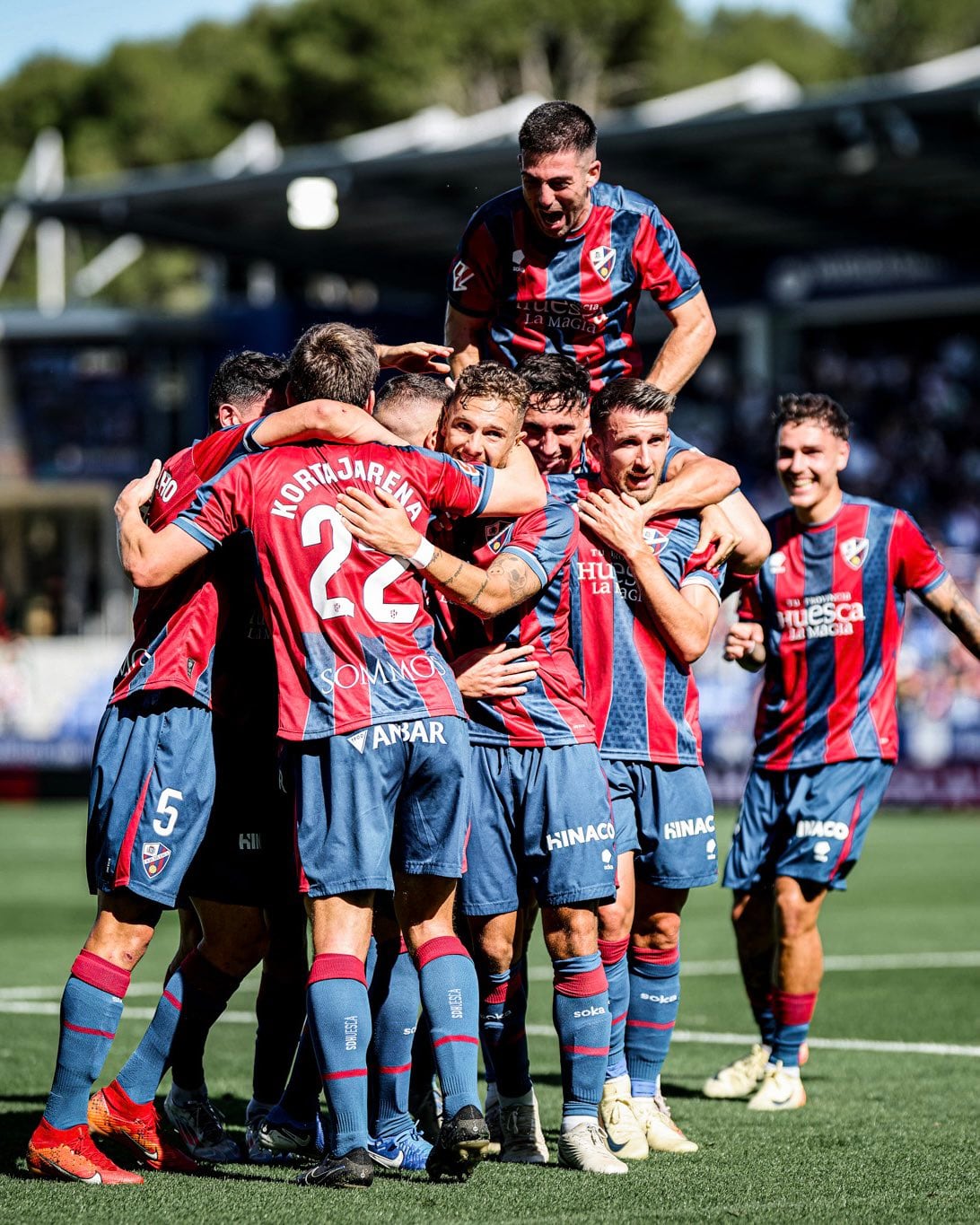 La plantilla de la SD Huesca se ha revalorizado con el buen comienzo de liga