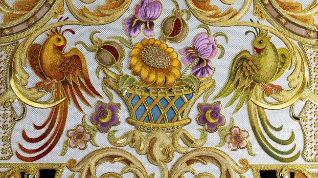 Detalle de la bambalina frontal que estrenará la Hermandad del Cautivo de Jaén