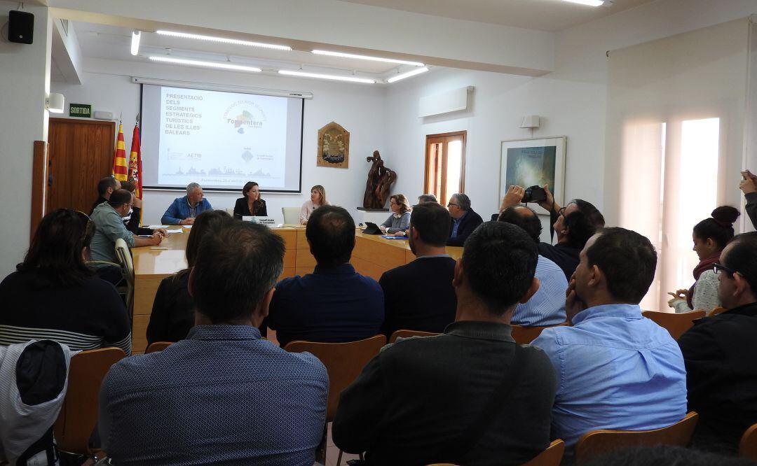 Un momento durante la reunión con los empresarios