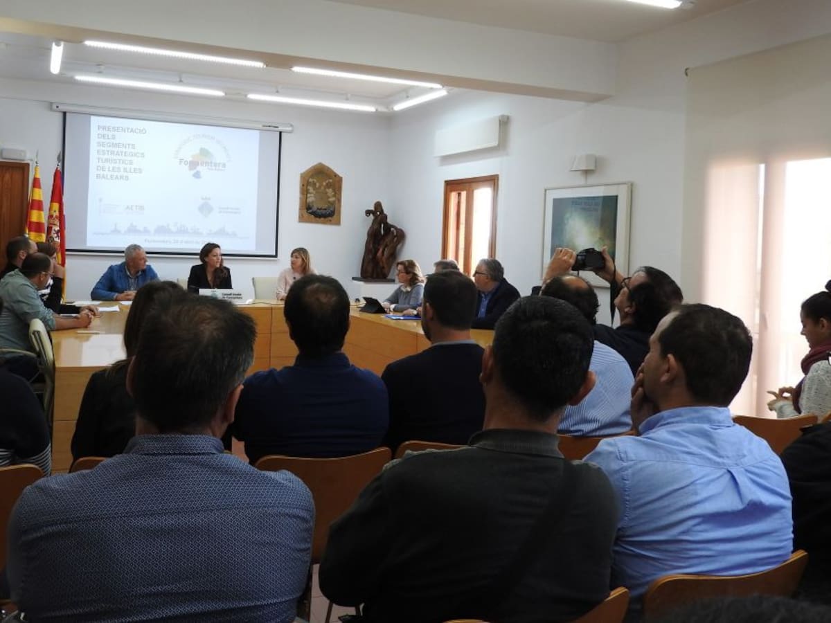 40 empresarios de Formentera se interesan por el impulso a sectores estratégicos
