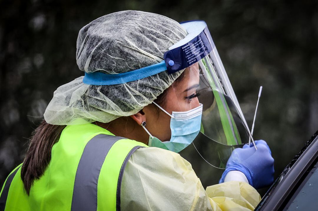 Los profesionales médicos llevan ya cuatro meses al pie del cañón para intentar atajar la infección por coronavirus