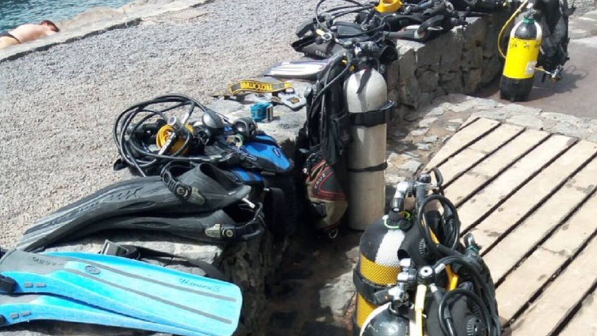 La prohibición al baño en la costa de El Rosario afecta a las empresas de buceo