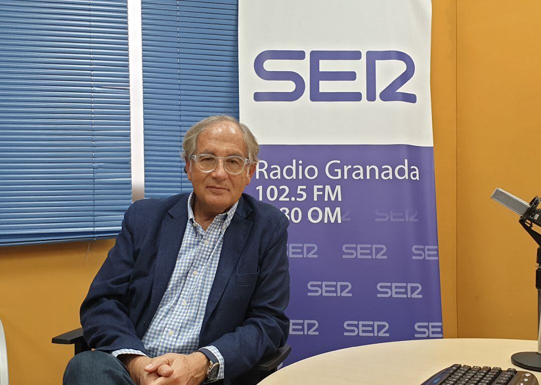 El exalcalde de Granada Jesús Quero en los estudios de Radio Granada