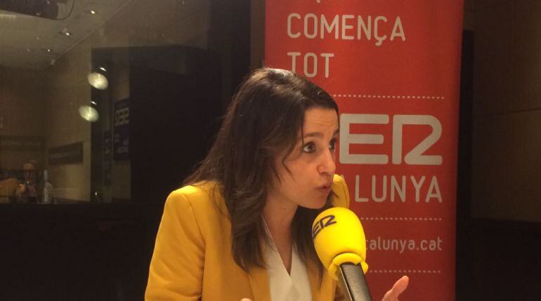 Imatge d'arxiu d'Inés Arrimadas als estudis de Ràdio Barcelona