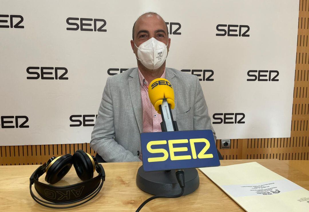 Eliseo García Cantó, alcalde de Molina de Segura, en los estudios de Radio Murcia