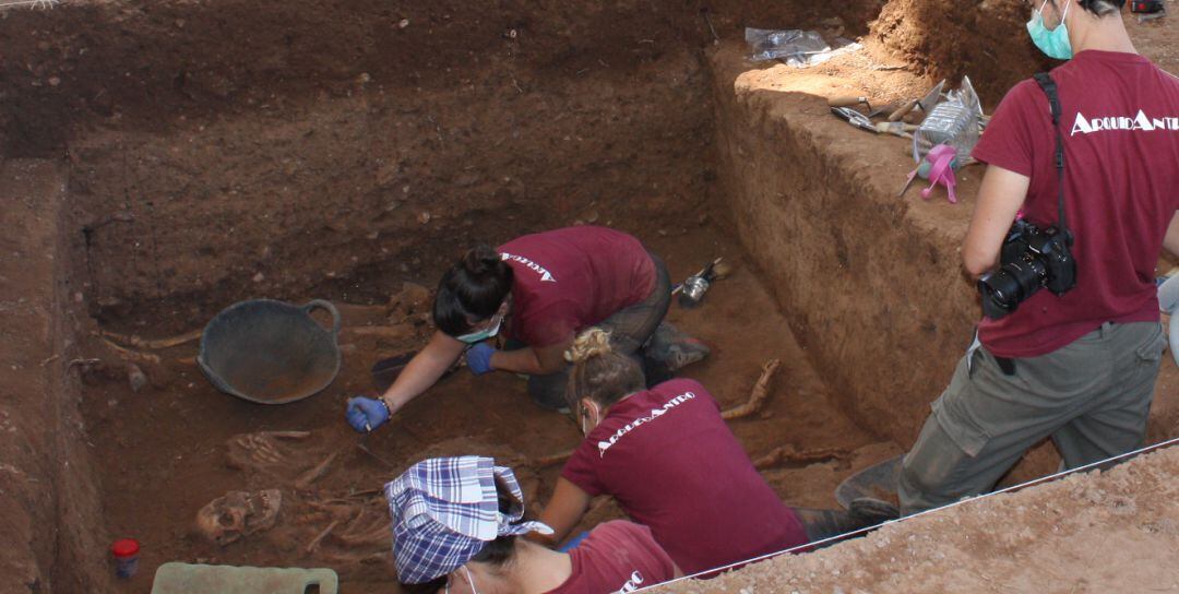 Exhumaciones en el cementerio de Castelló