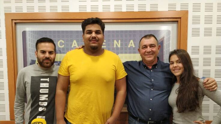 Tertulia con jóvenes de Palmeras. El empeño de Paqui, Jesús, Ramón y otros vecinos por mejorar su barrio.