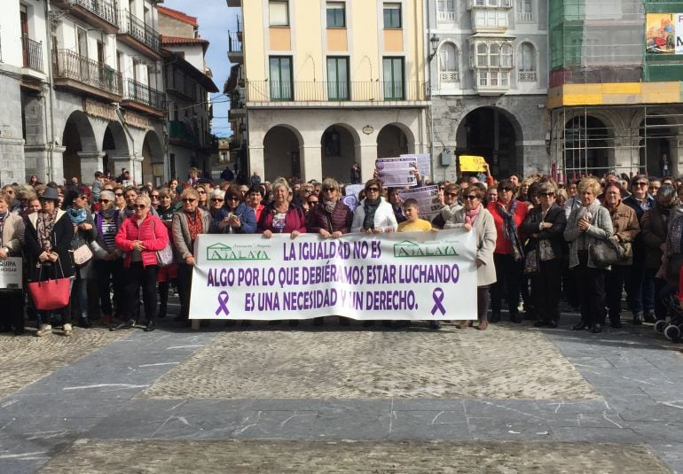 Concentración con motivo del Día Internacional de la Mujer.