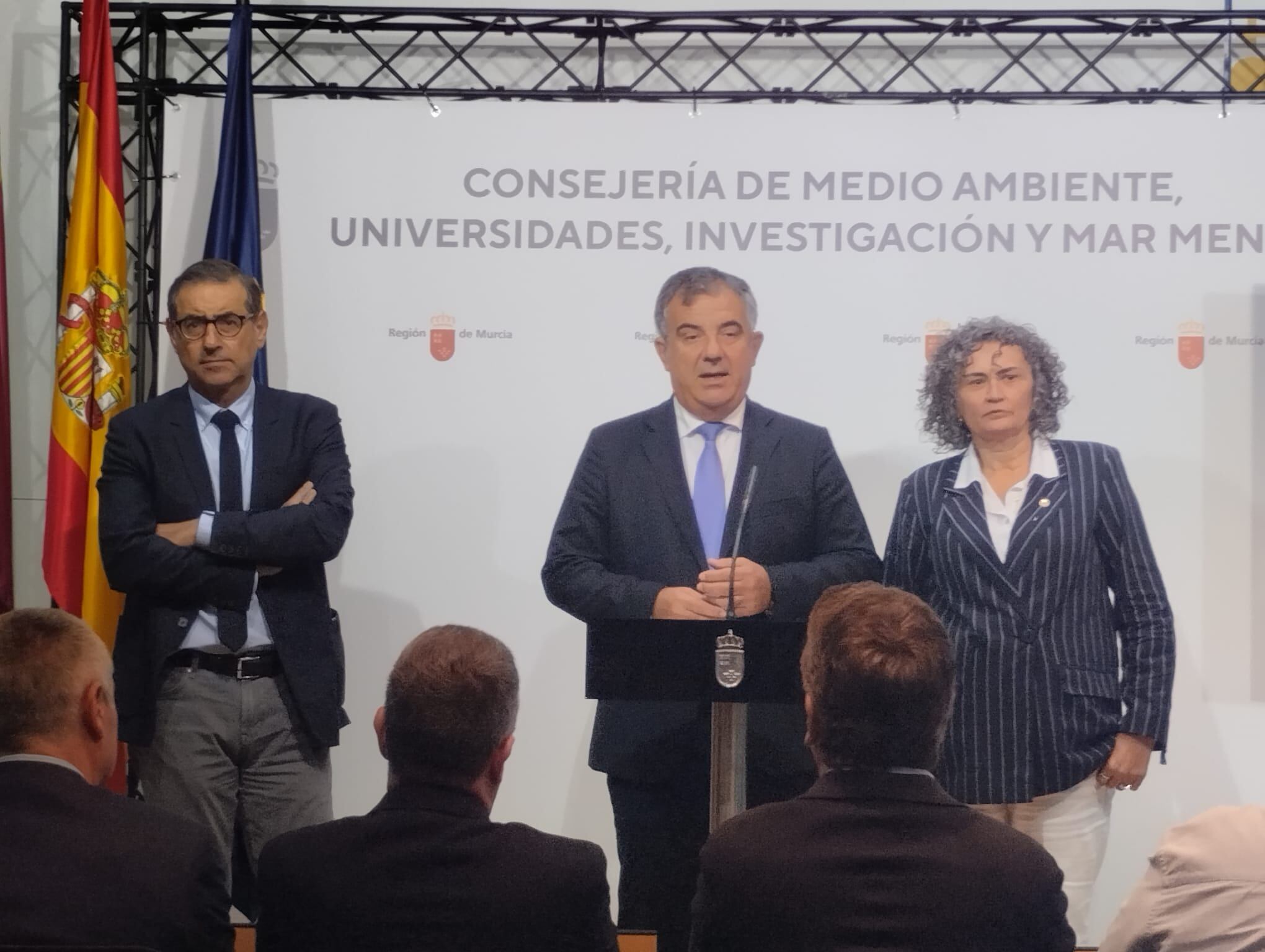 José Luján, rector de la UMU; Juan Mª Vázquez, consejero de Universidades; y Beatriz Miguel, rectora de la UPCT, tras la primera reunión técnica para establecer el Plan Plurianual de Financiación de las universidades públicas de la Región de Murcia