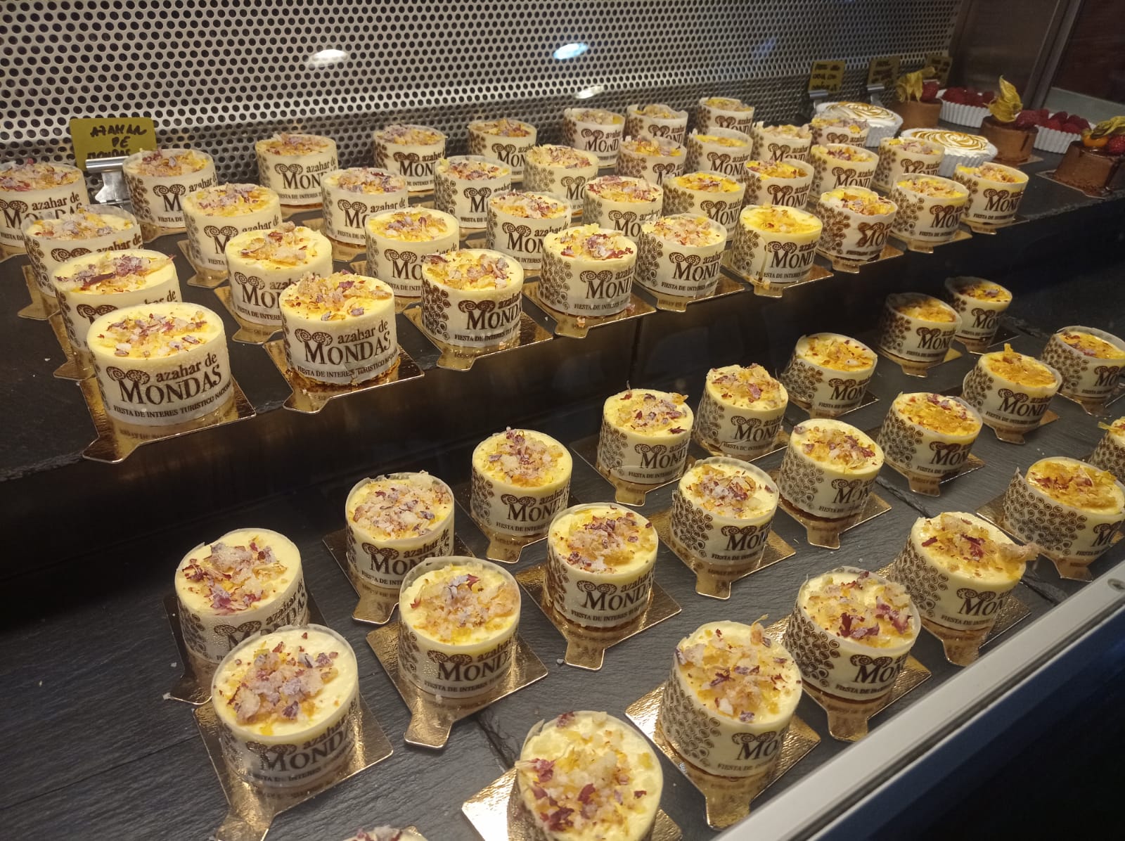 Pasteles 'Azahar de Mondas'