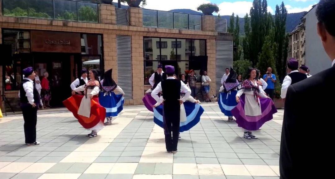 La festa d'Ordino podria afectar el roser de la Massana