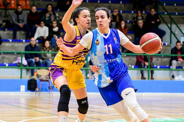 La base catalán refuerza el juego exterior del Embutidos Pajariel Bembibre