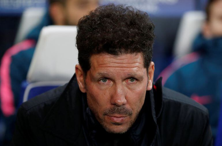 Simeone antes del partido del Atlético de Madrid contra el Chelsea. 