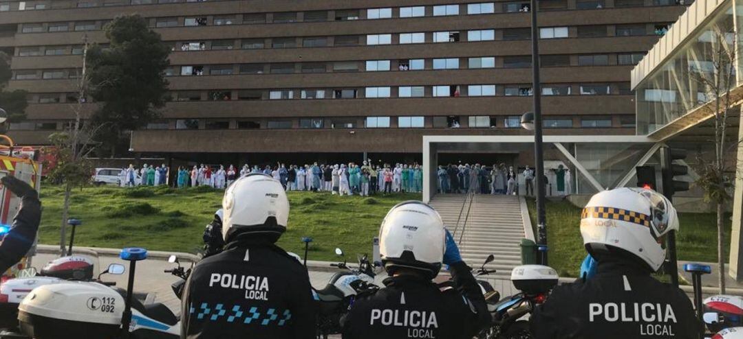 Imagen de uno de los homenajes a los sanitarios de Albacete