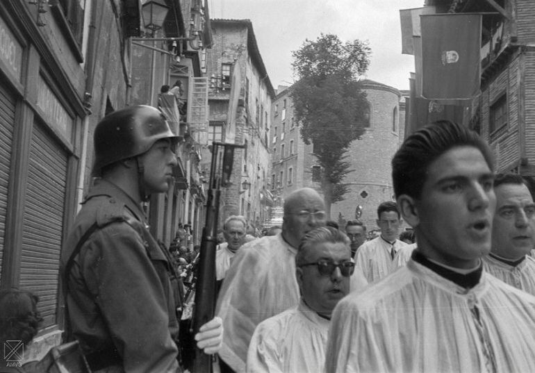 Procesión del Corpus Christi en Vitoria en 1957