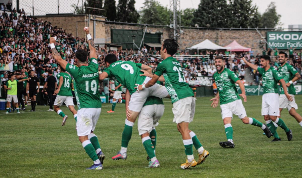 El Toledo celebrando su puesto en la final por la promoción a Segunda RFEF.