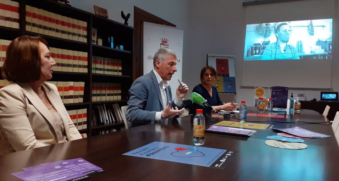 Reunión para la campaña en Oliva en ayuda del comercio local   