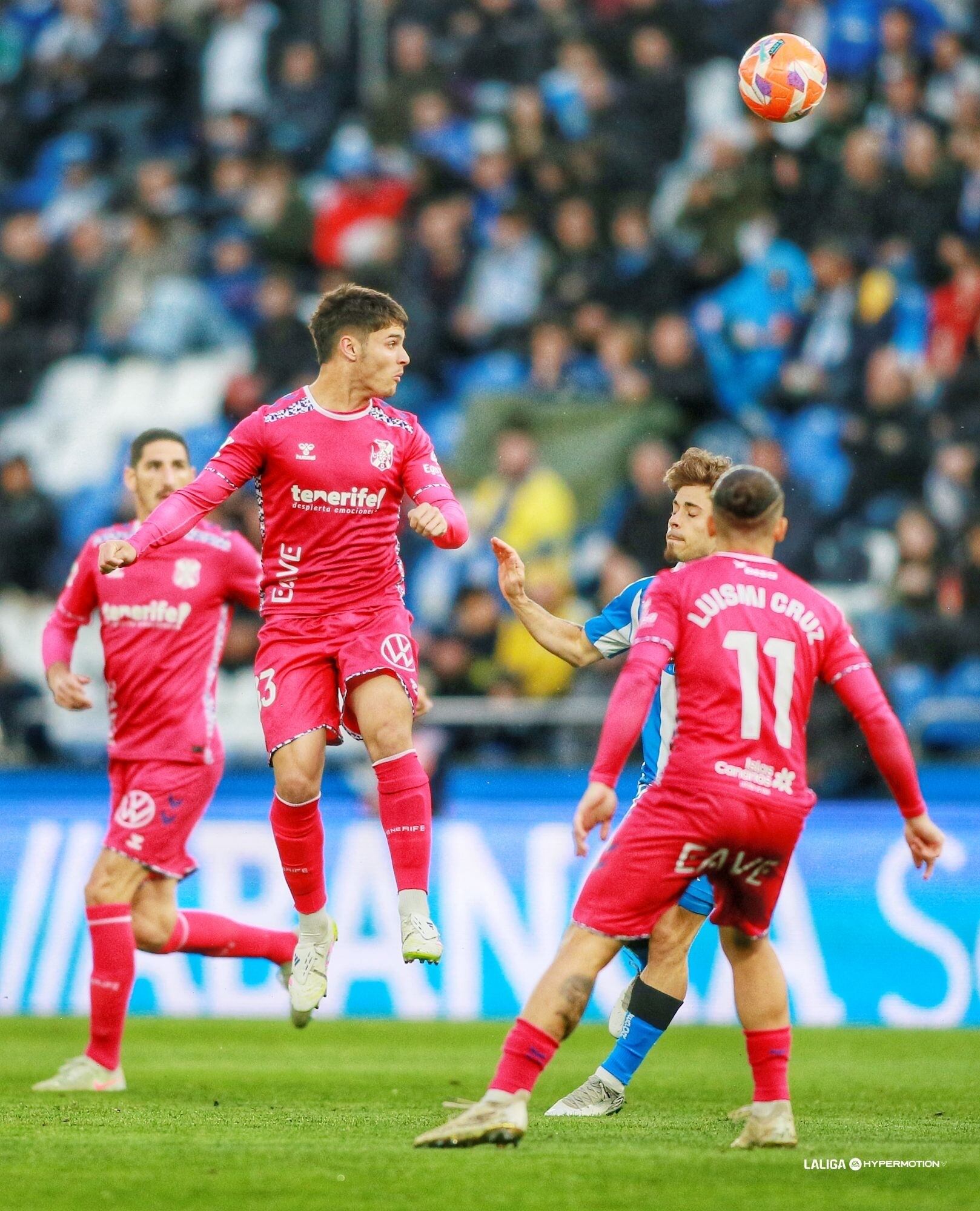 Aarón Martín volvió a ser titular en Riazor.