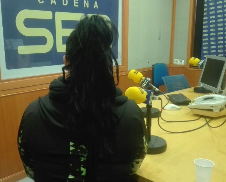 Jéssica, en el estudio de Radio Córdoba.