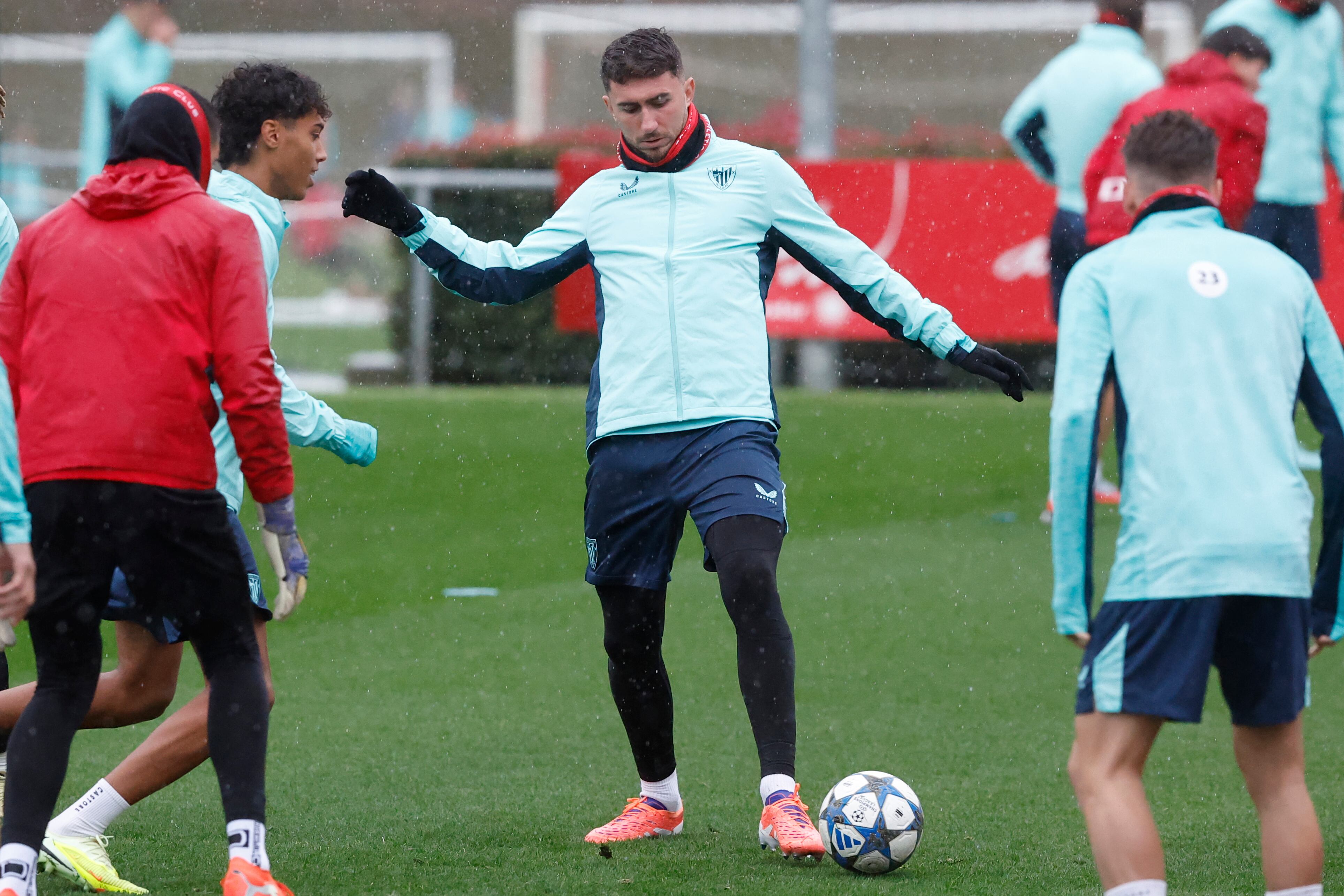 Aymeric Laporte en un entrenamiento con el Athletic Club
