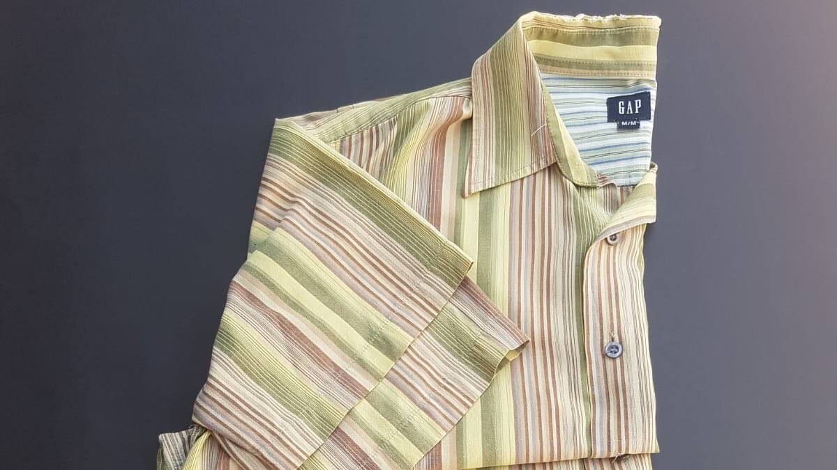 Etiquetas para que las personas ciegas puedan saber el color de la ropa