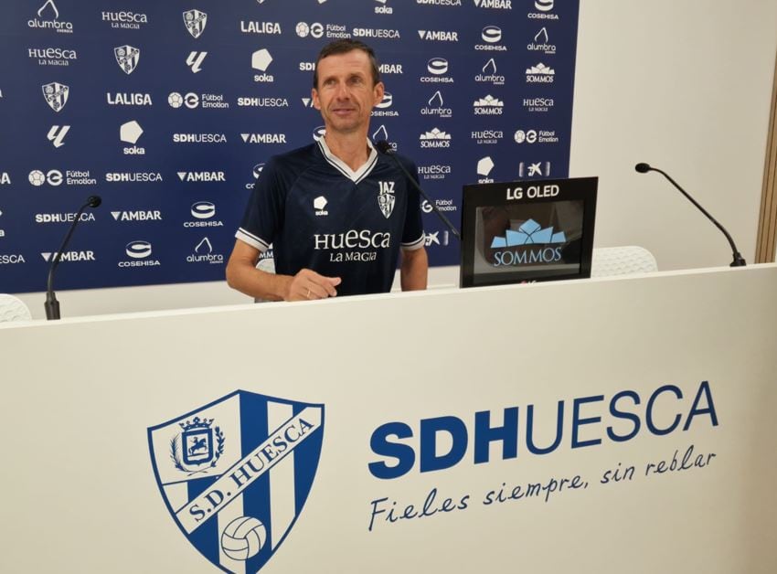 Ziganda en la previa del partido de la SD Huesca en Burgos