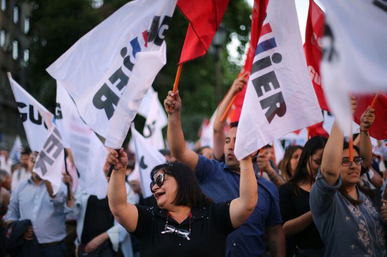  Un acto electoral del pacto fuerza de mayoria de Alejandro guillier en Chile durante le cierre de campaña