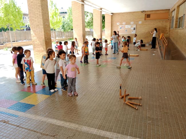 Juegos tradicionales aragoneses en el colegio Sancho Ramírez