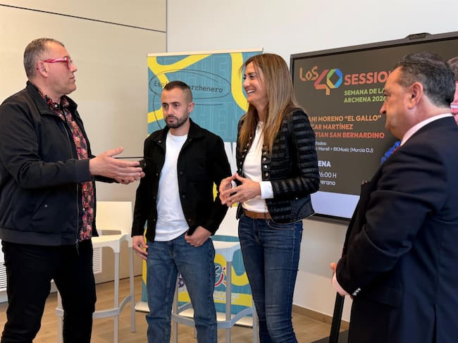 Presentación de Los 40 Sessions en la Semana de la Juventud de Archena