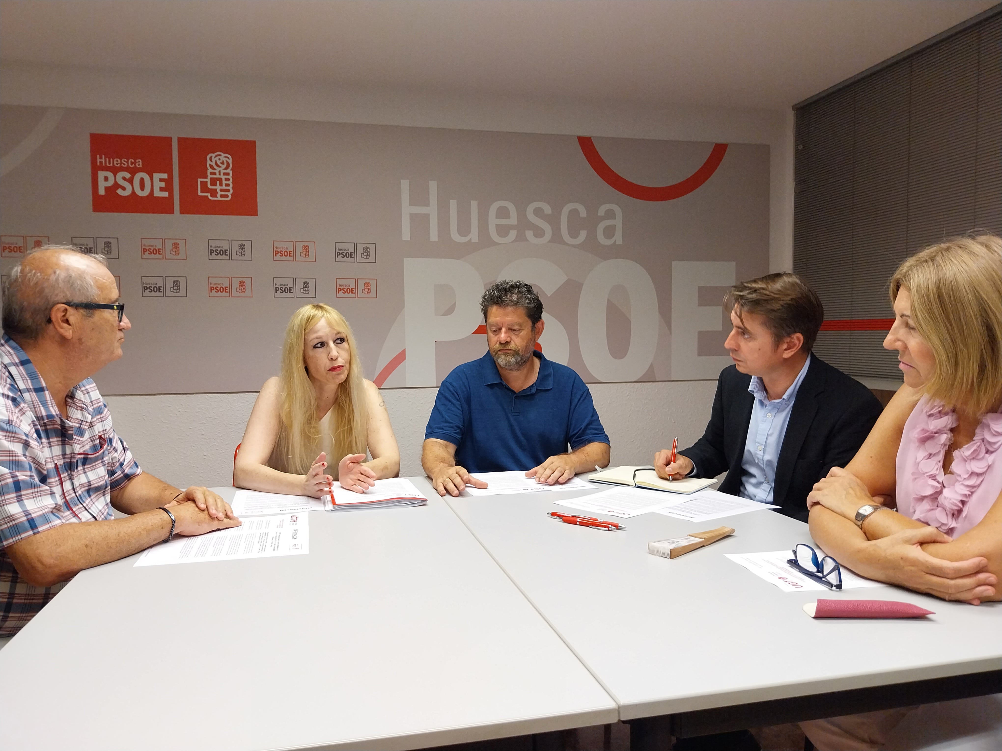 Momento de la reunión entre responsables del PSOE y UGT