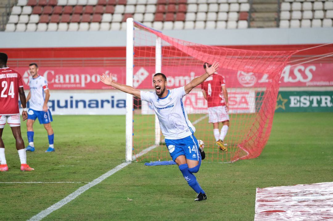 Lucas Correa celebrando el gol conseguido en Murcia