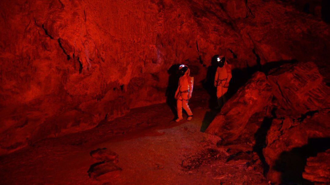 Ensayo vida humana en Marte, gracias al proyecto Astroland en una cueva de Arredondo (Cantabria)