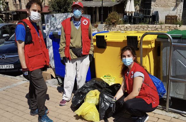 Voluntarios del área de Medio Ambiente de Cruz Roja Cuenca.