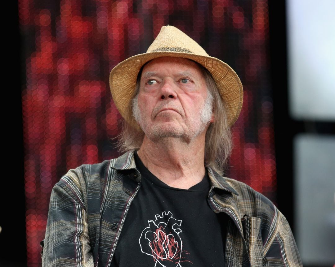 El cantante Neil Young.