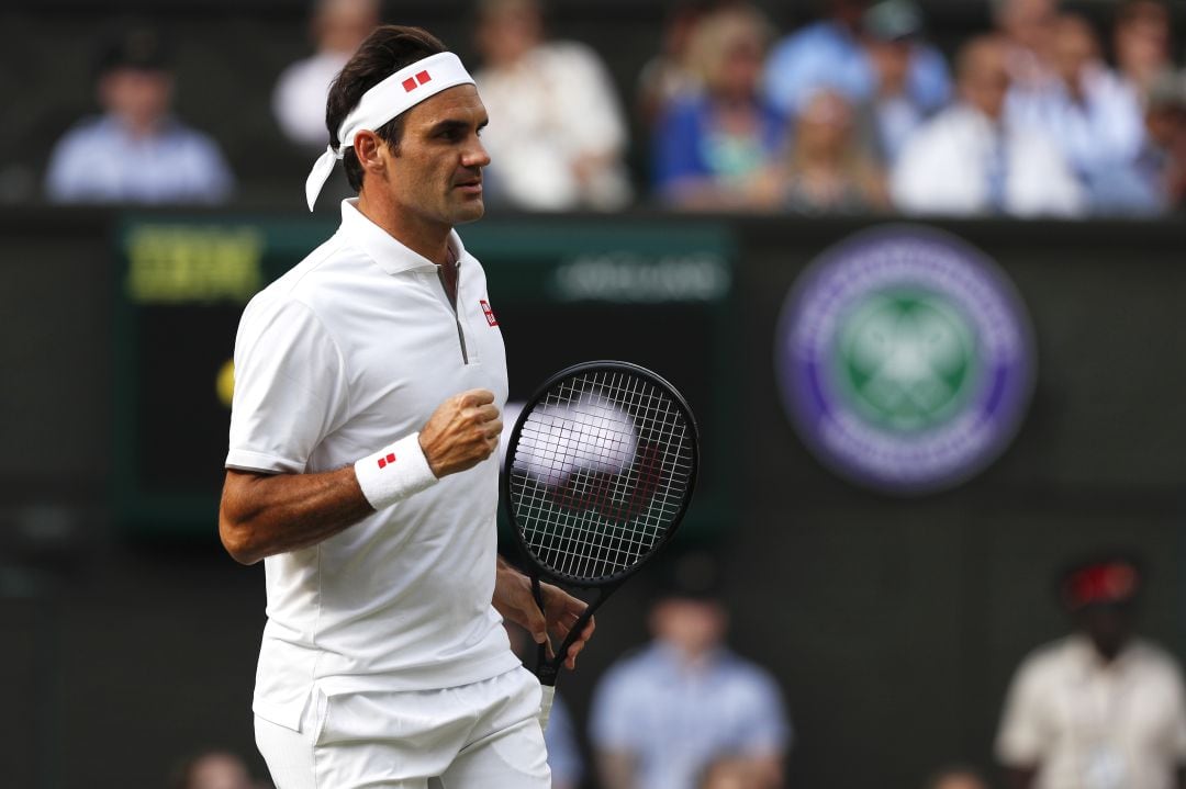 Roger Federer celebra su pase a la final de Wimbledon