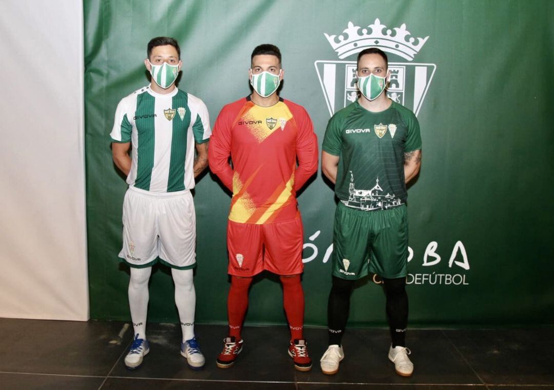 Presentación de las nuevas camisetas