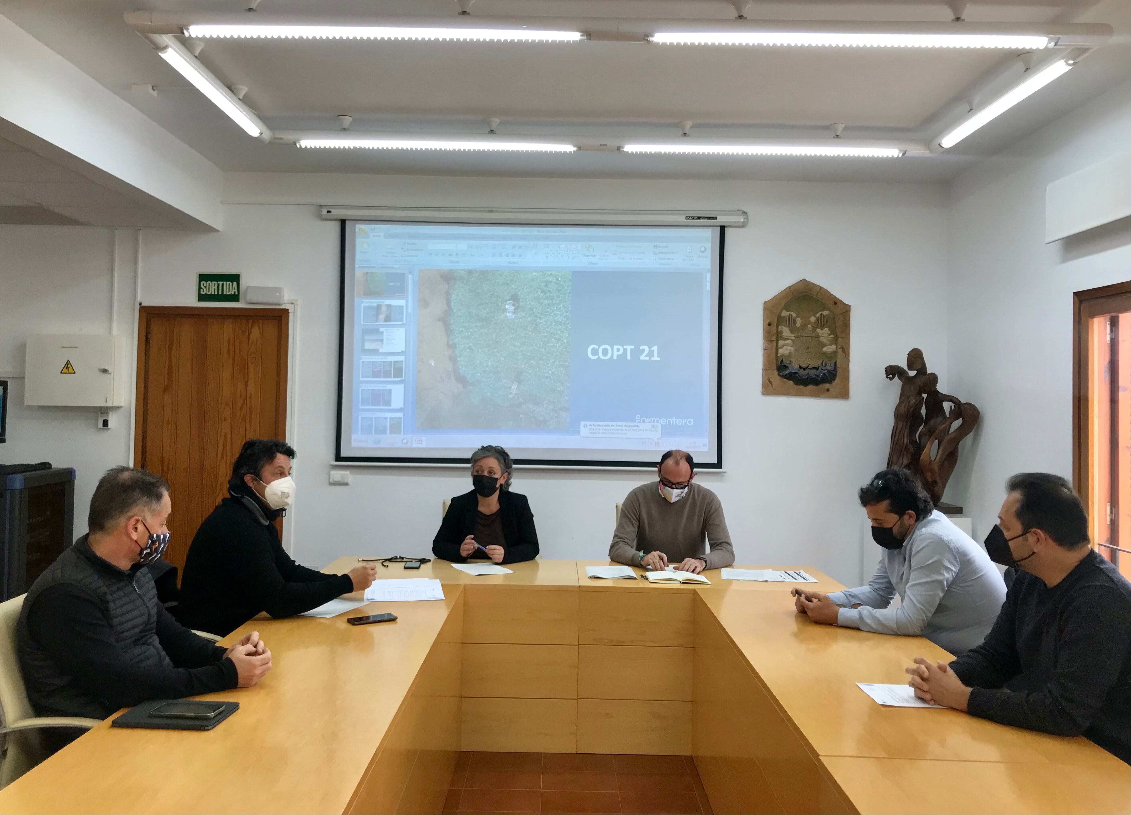 Un momento durante el encuentro para explicar el Plan