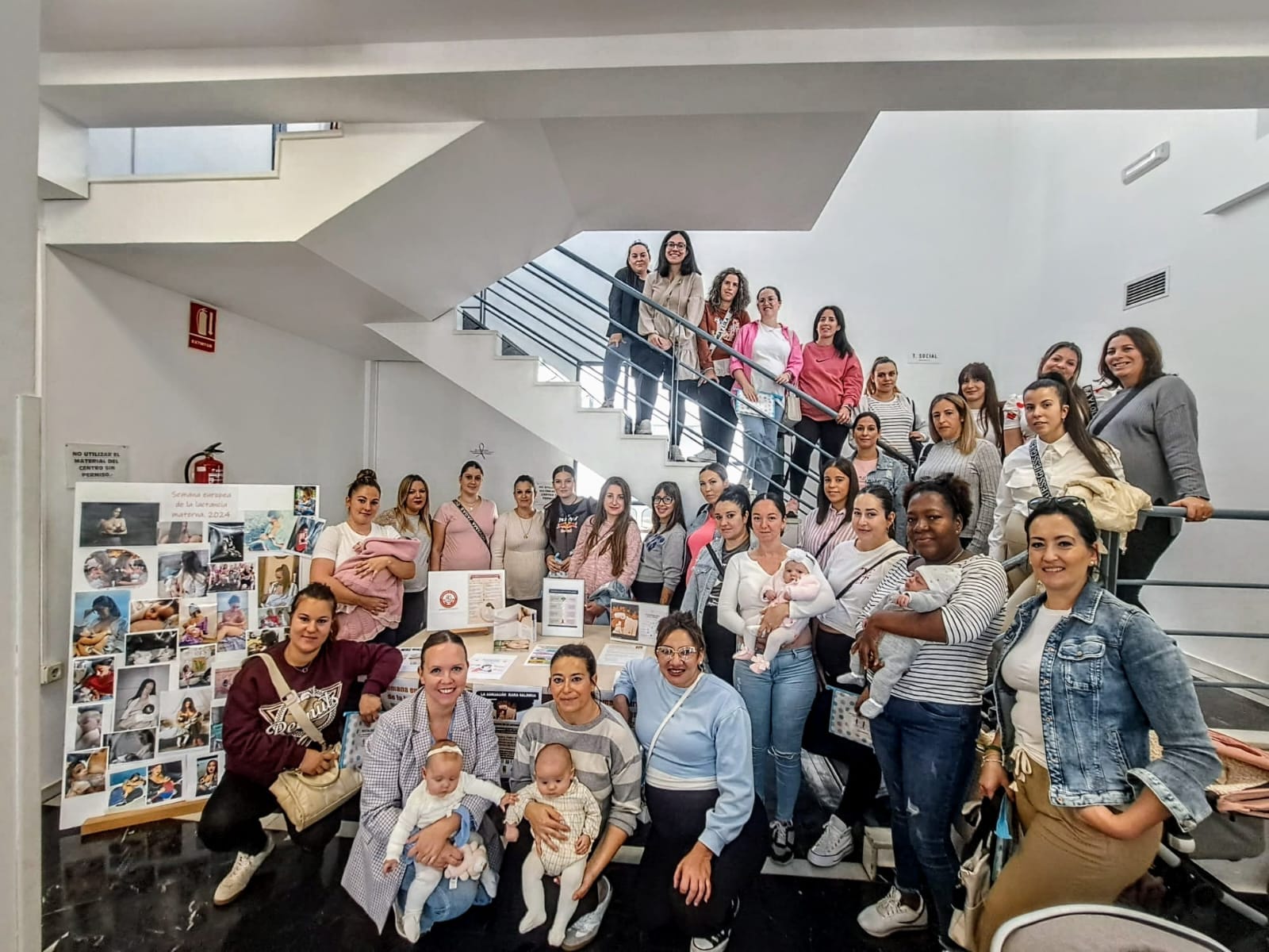 Encuentro de madres en el Centro  de Salud Jódar