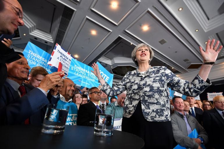 La primera ministra inglesa, Theresa May, durante un acto de campaña