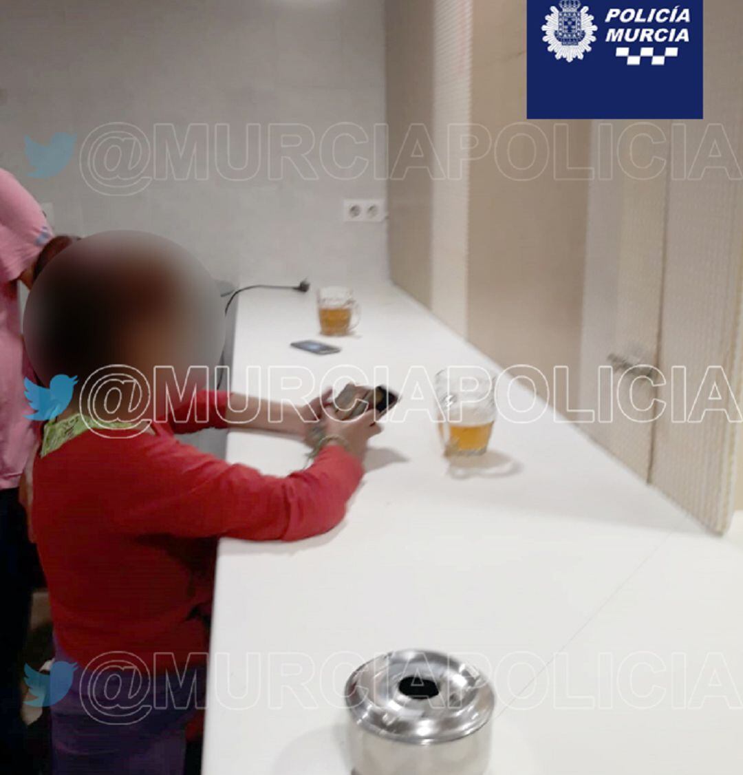 Doce denunciados que celebrabanun cumpleamos en un local de Nonduermas