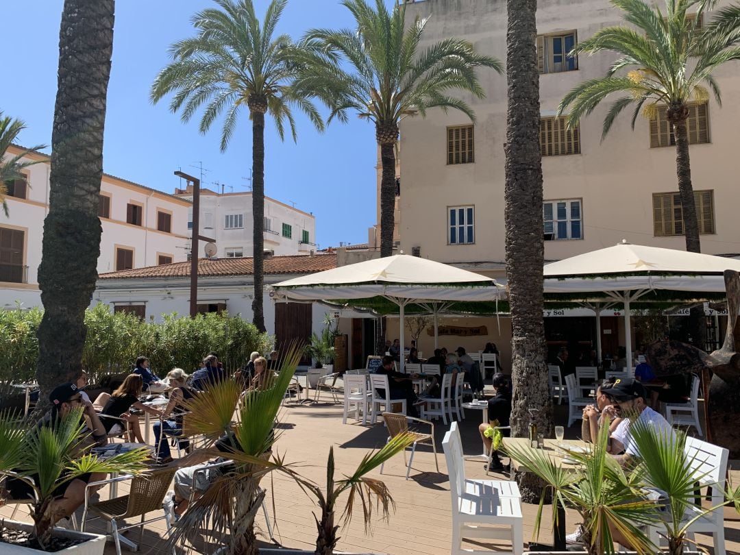 Terraza de un bar de Ibiza