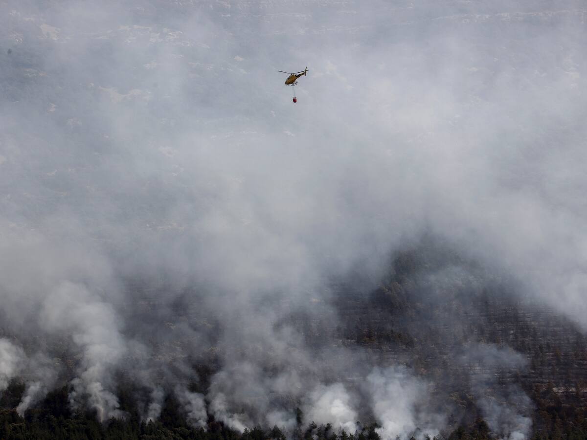 Los bomberos dan por controlados y perimetrados los incendios de Leyre, Tafalla y Olleta-Leoz