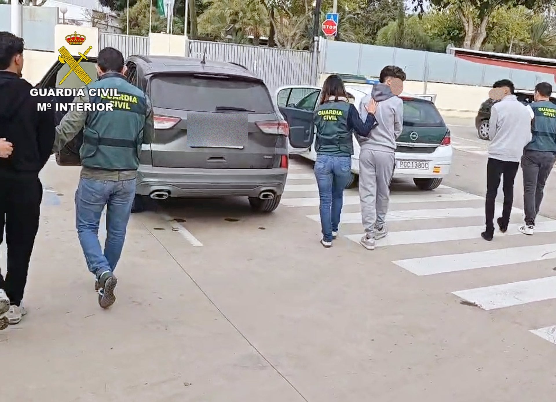 20/11/2024 Agentes de la Guardia Civil custodian a algunos de los detenidos en el marco de la operación &#039;Qebis&#039;
ESPAÑA EUROPA MURCIA SOCIEDAD
GUARDIA CIVIL
