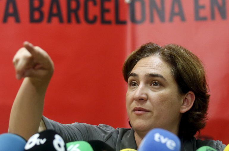 &quot;Barcelona en Comu&quot; party leader Ada Colau attends a news conference after her victory in the Barcelona municipal elections, in Barcelona, Spain, May 25, 2015.  REUTERS/Albert Gea