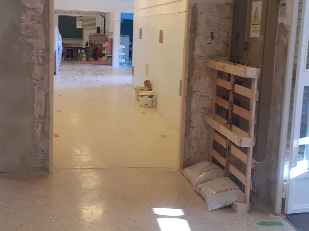 Obras en el colegio Lluís Vives de Oliva