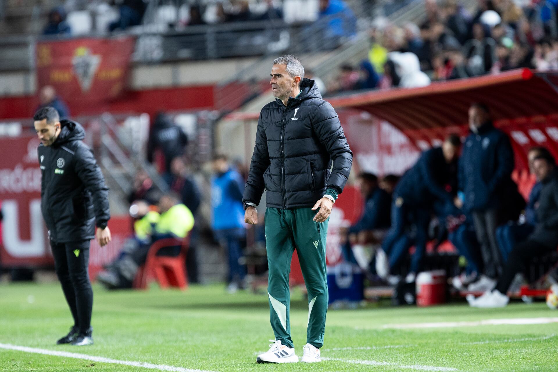 Gaizka Garitano en el Enrique Roca de Murcia. Foto: Diario AS.